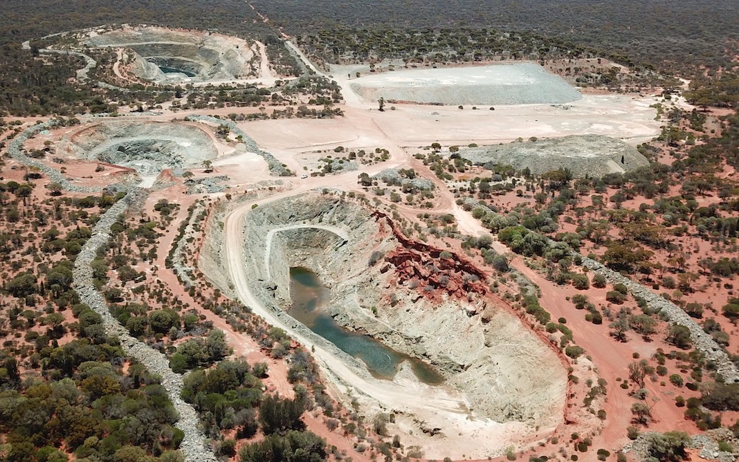 REZ unearths historic nickel hits at Menzies