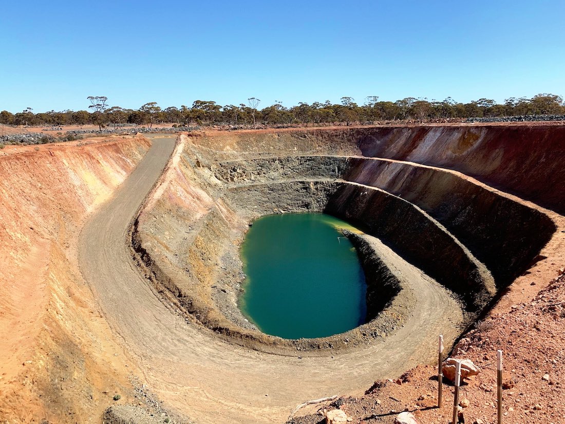 Torque Metals reports bonanza gold grades at Paris