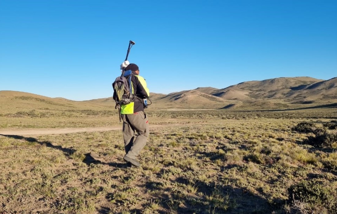 NewPeak achieves bonanza gold and silver grades from rock chipping at Cachi, Argentina