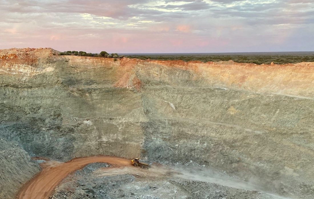 REZ encounters shallow disseminated nickel sulphides + cobalt & PGE at Springfield