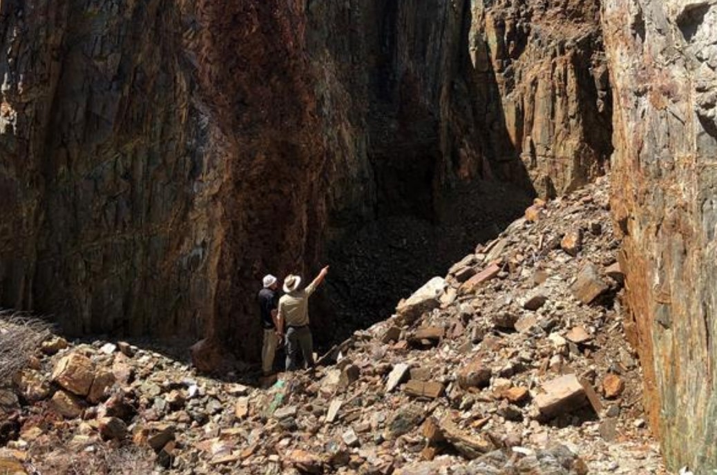 Hammer Metals strikes IP anomalies at Mount Hope prospect in the Mount Isa copper district, Queensland