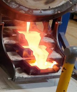 Gold pour