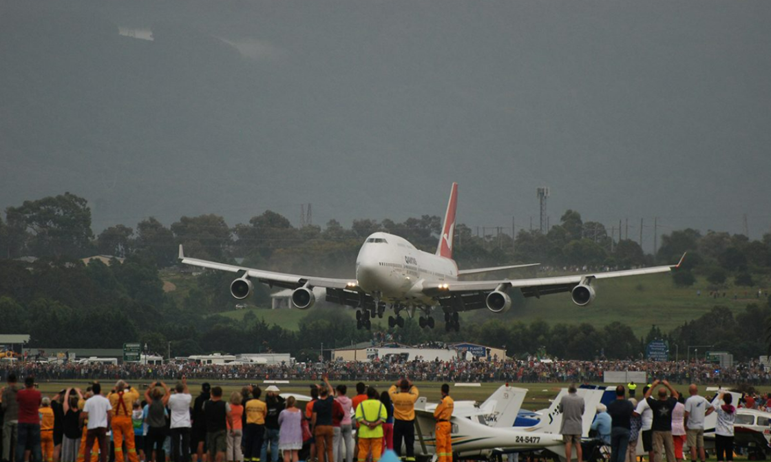 Qantas routes take flight to support mining