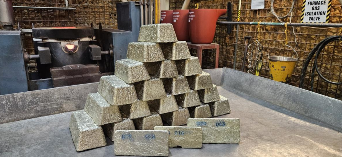 Mountain of gold as Menzies pour wraps up