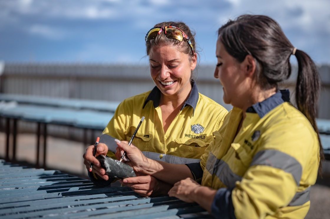 Westgold completes Peak Hill divestment