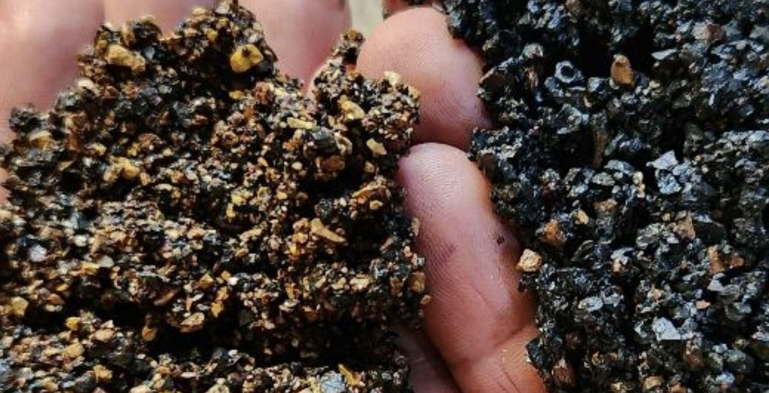 Black Canyon awaiting assays after expediting laboratory-based results