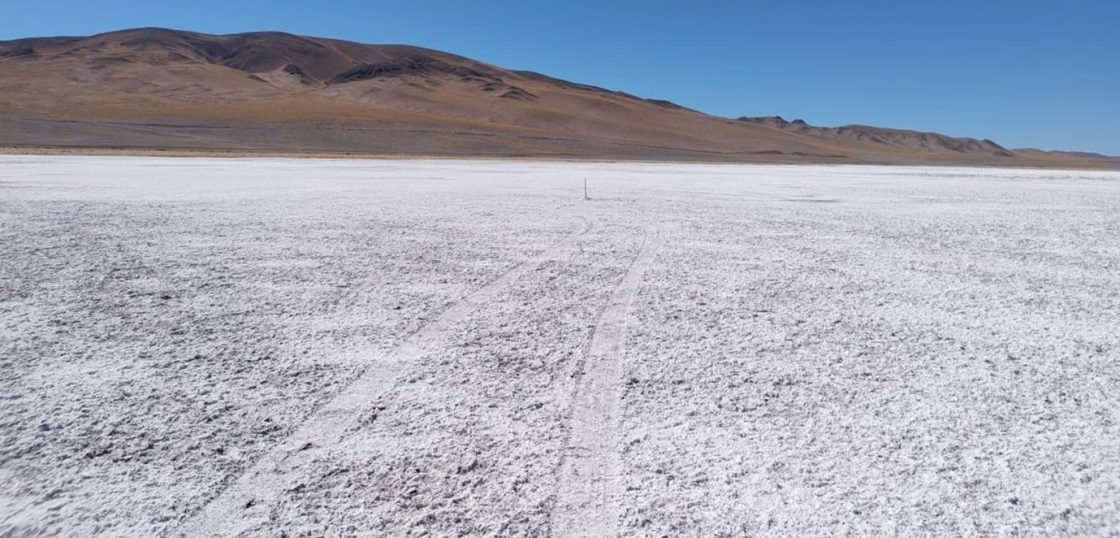 Patagonia strikes to determine basement depth of Cilon