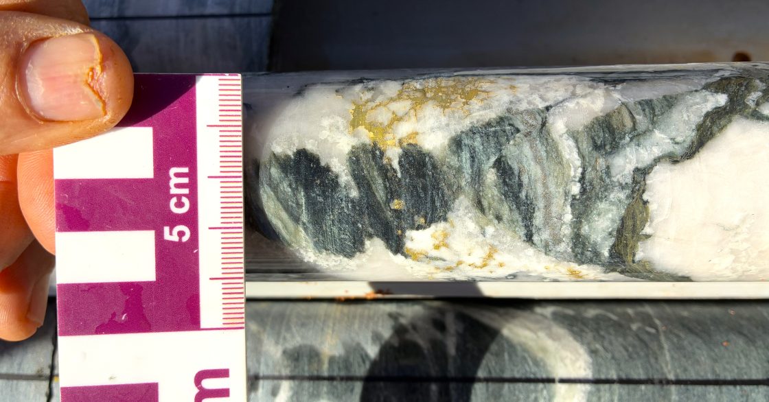 Great Boulder hits visible gold at Mulga Bill