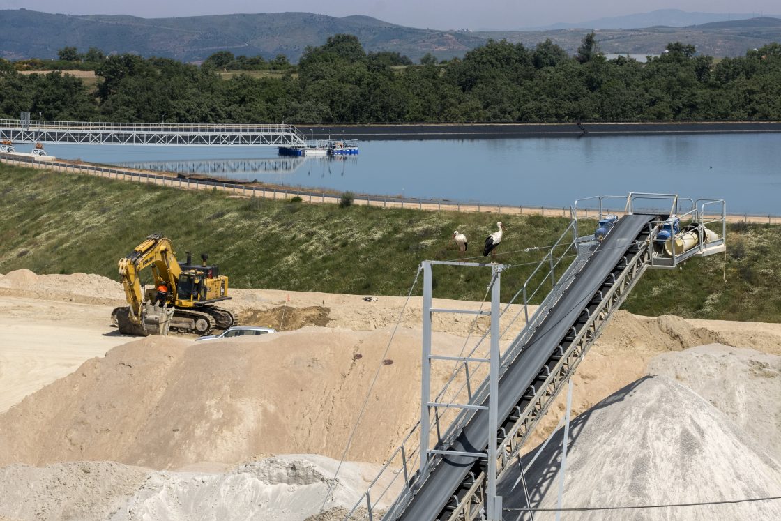 EQ Resources boosts Q4 2025 production