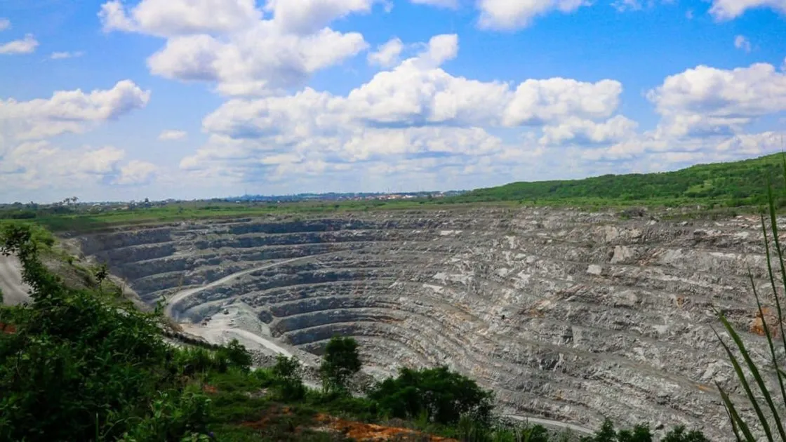 Ghana tightens mining ownership rules: Newmont, AngloGold Ashanti, and Zijin face deadline