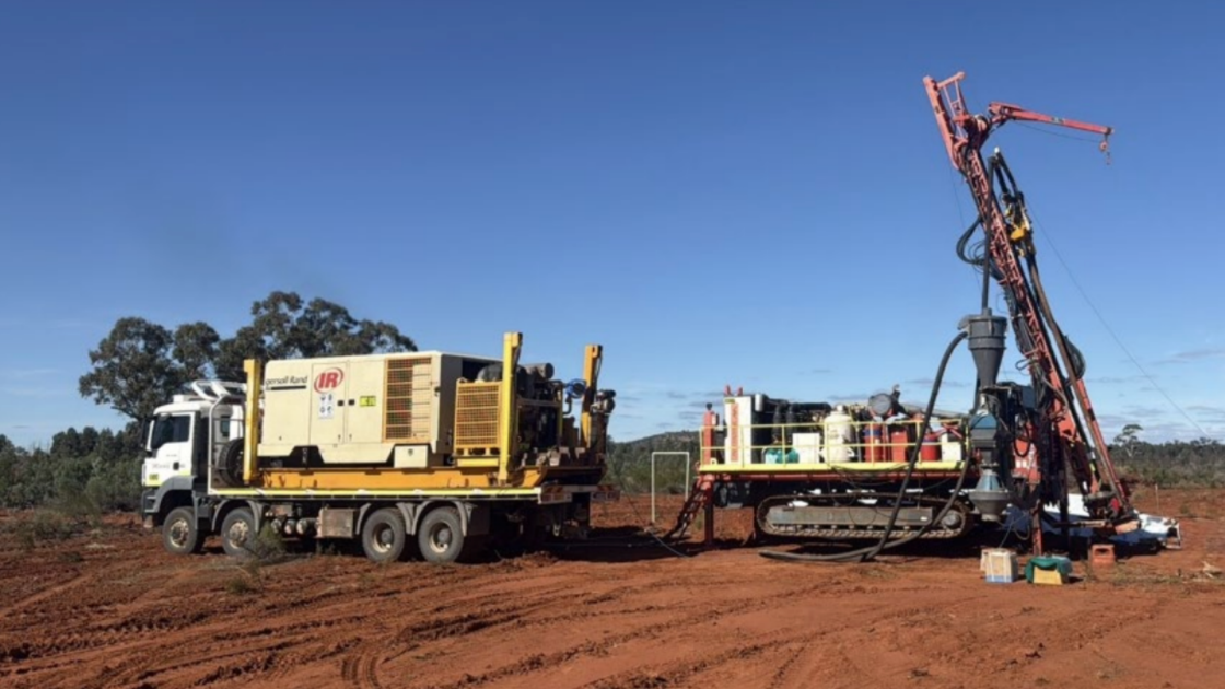Alice Queen signs for Horn Island drill rig