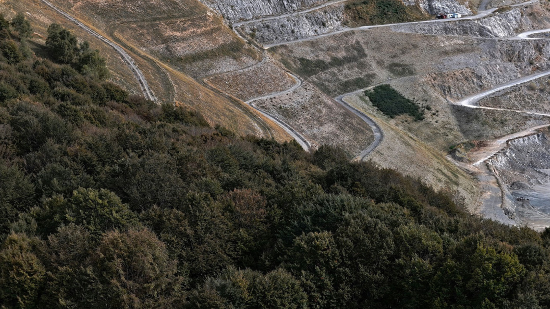 Advanced Gold strikes option deal on multi-commodity project