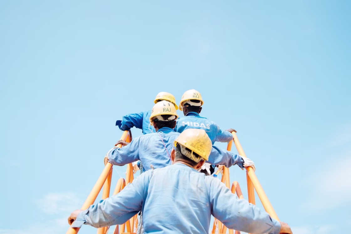 mining worker unsplash