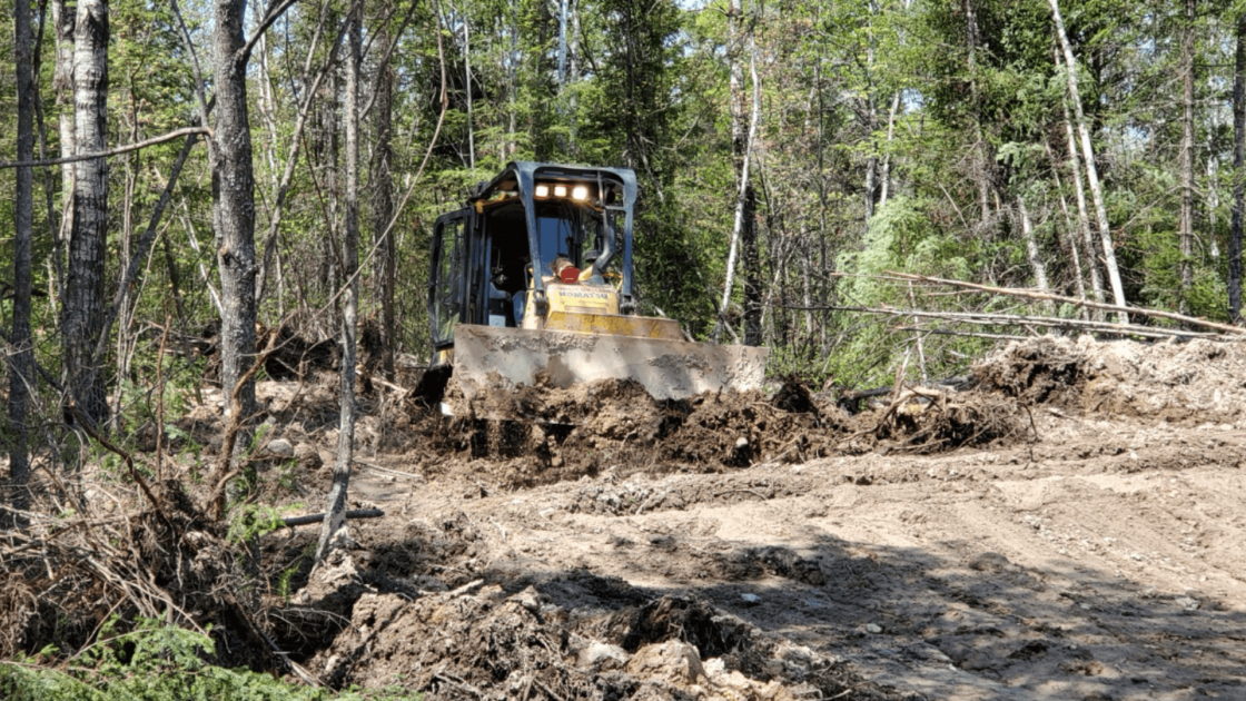 Q-Gold kicks off summer search at Mine Centre