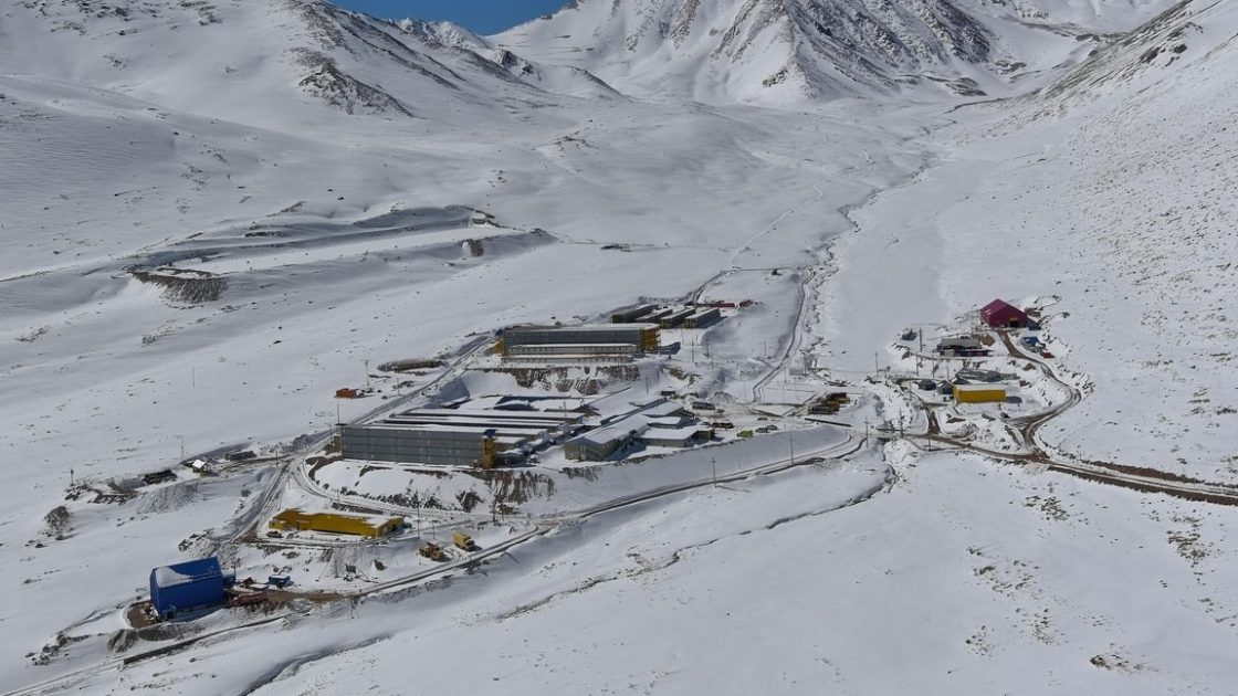Barrick evacuates Chile mine workers after winter storms
