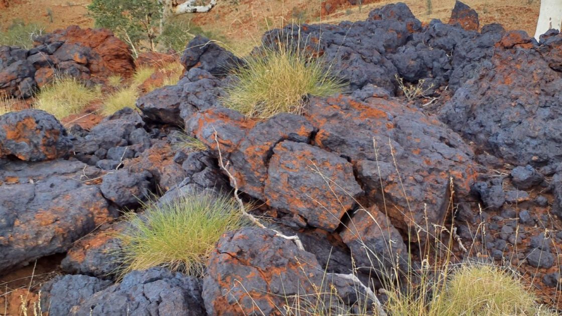 Accelerate sharpens manganese targets with gravity