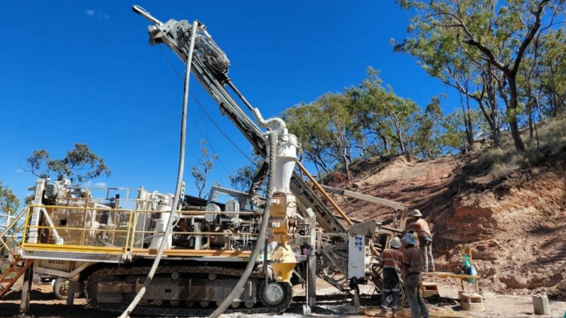 Iltani hits ‘thick, high-grade’ silver at Orient
