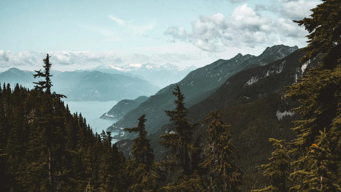 Photo of Canadian mountains by Jess Barnett