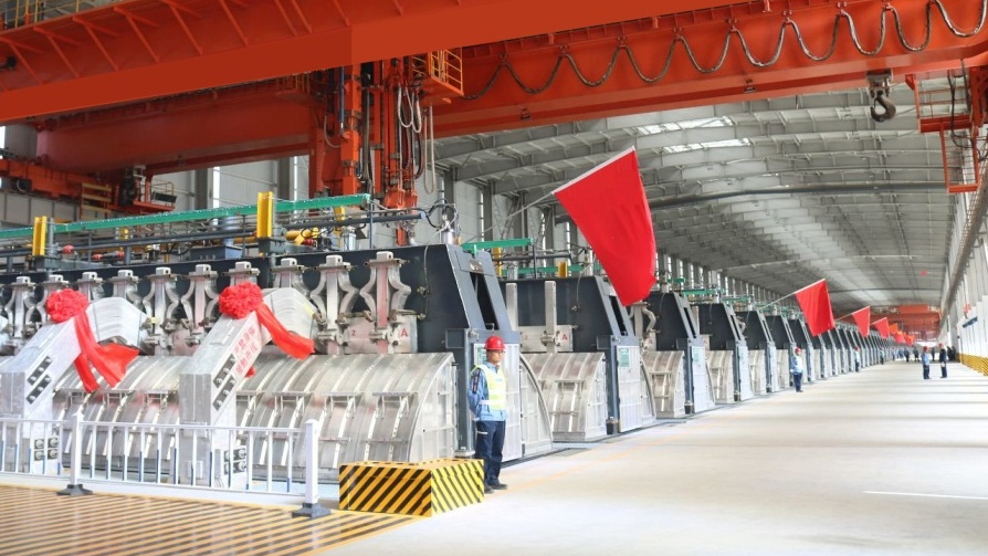 China aluminium output hits record amid Middle East conflict