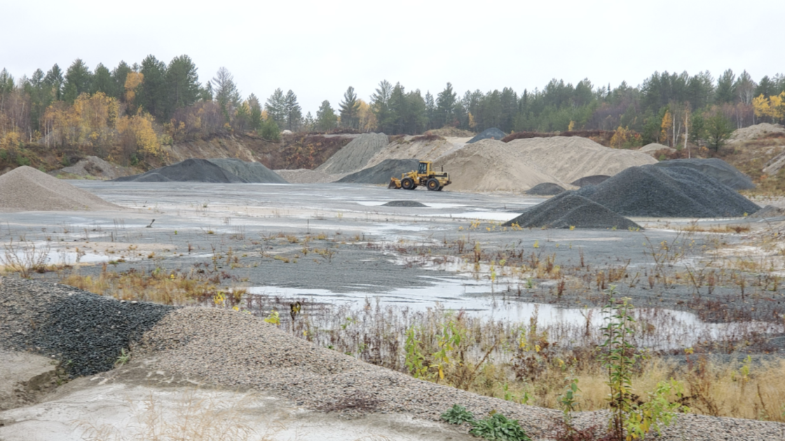 Q-Gold plans drilling after summer sampling at Mine Centre