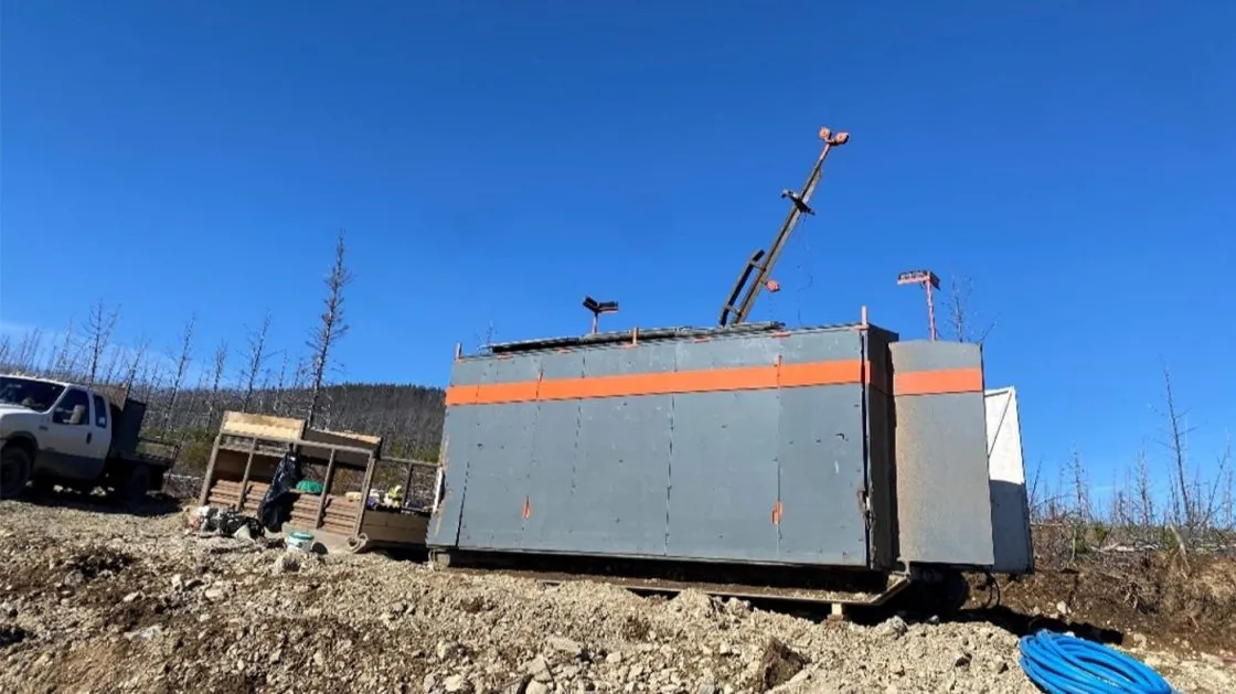 GoldInxs' diamond drill setting up at Fishpot at the Lightening Zone